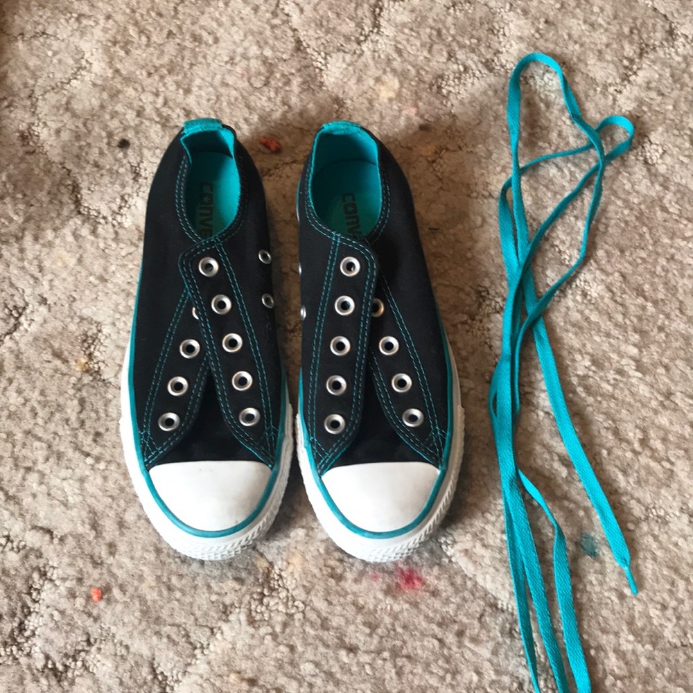 NEVER WORN CONVERSE